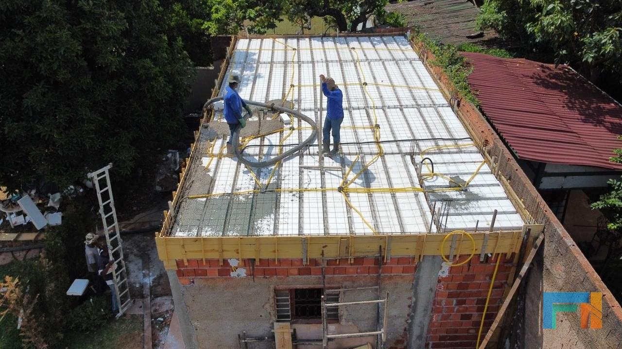 Concretando a laje