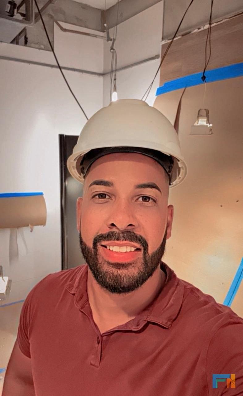 Um de nós, em obra